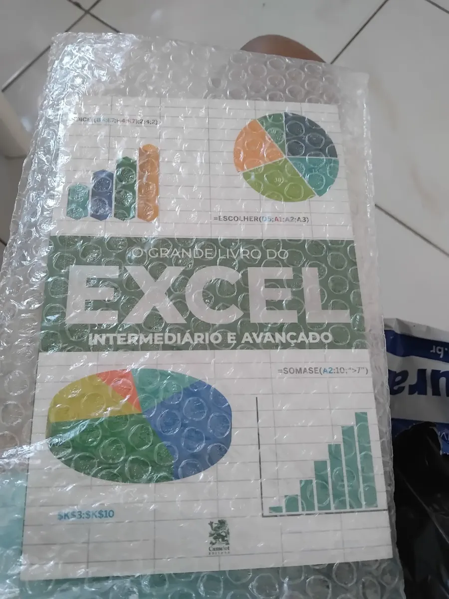 Foto real do livro recebida por Beatriz Rangel Marqui